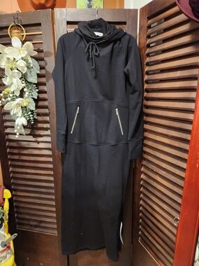 Black Maxi Hoodie Dress with Zipper Pockets
